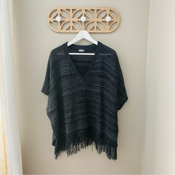Urban Outfitters Knit Pullover Poncho Charcoal Sz Medium - Picture 1 of 9